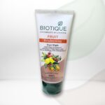 Biotique Advanced Ayurveda Fruit Brightening Face Wash 100 ml